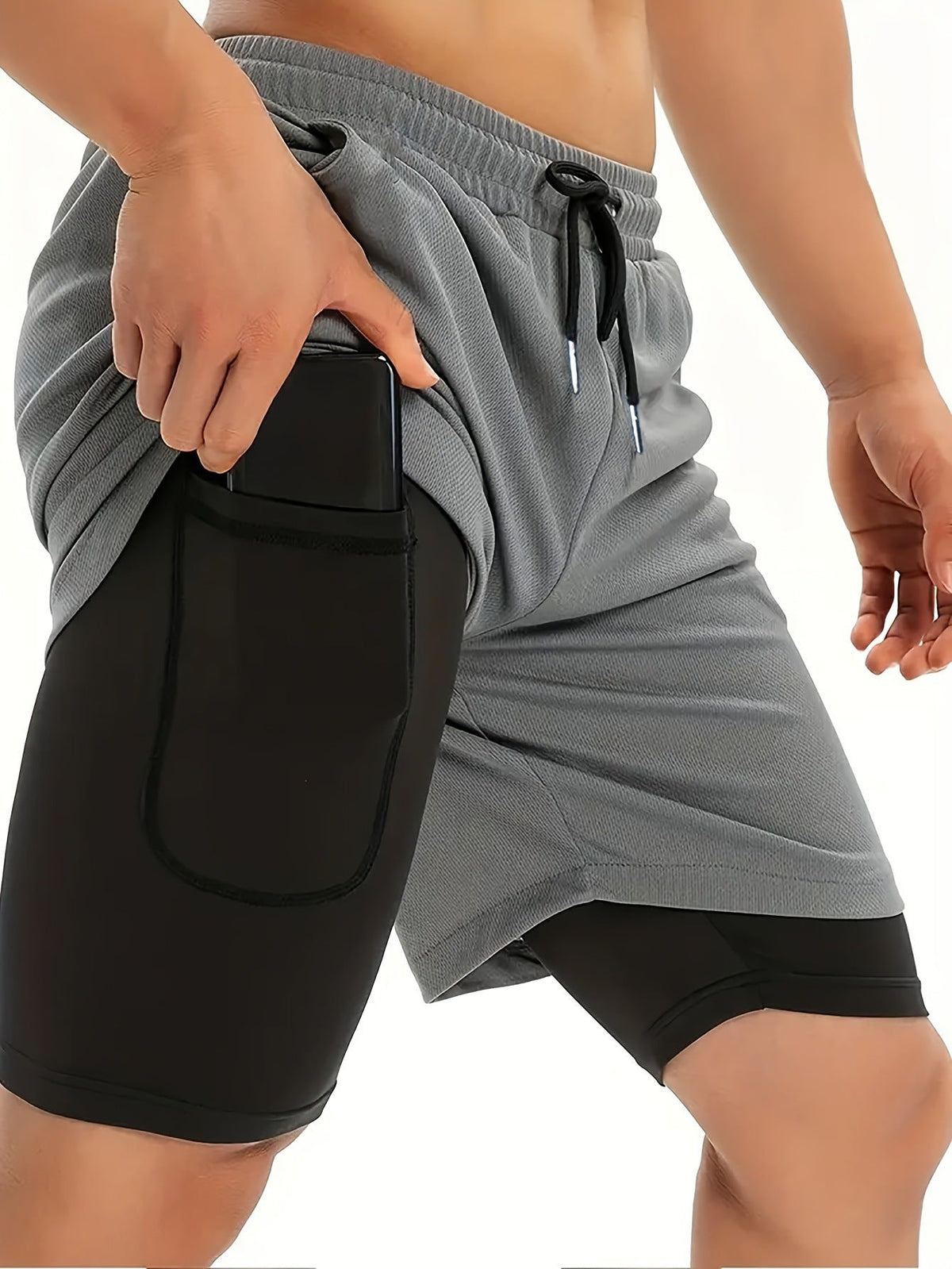 Your everyday 2-in-1 shorts for morning runs, dog walks, and outdoor adventures.